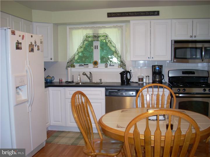 1484 Foster Road Warminster, PA 18974 - Photo 11 of 25 Kitchen