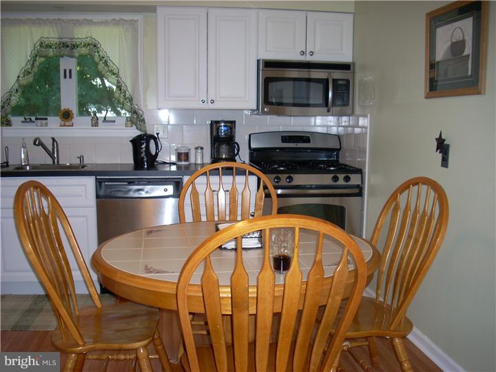 1484 Foster Road Warminster, PA 18974 - Photo 12 of 25 Kitchen