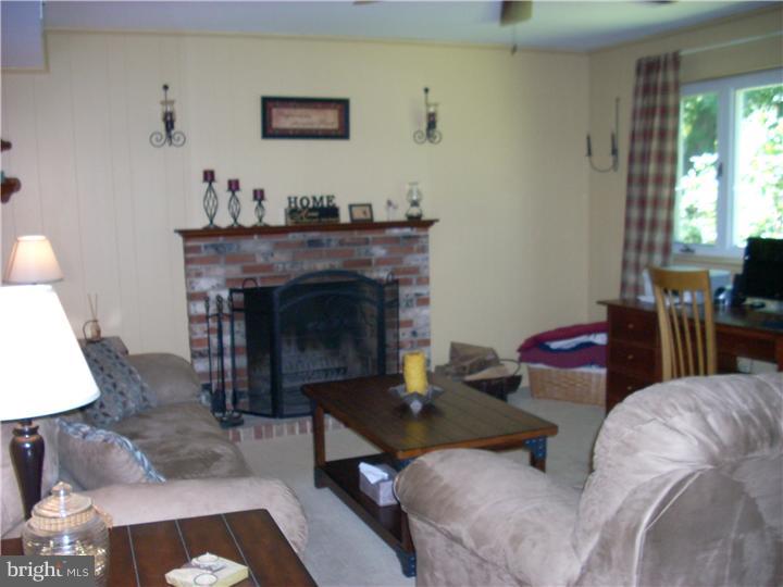 1484 Foster Road Warminster, PA 18974 - Photo 13 of 25 Family Room