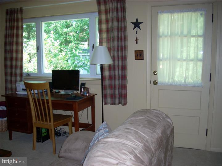 1484 Foster Road Warminster, PA 18974 - Photo 14 of 25 Family Room