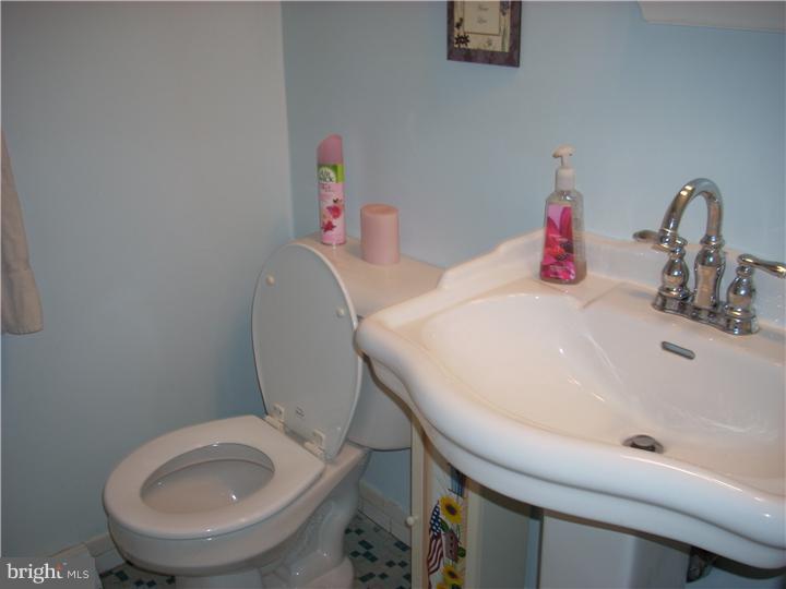 1484 Foster Road Warminster, PA 18974 - Photo 19 of 25 Bathroom