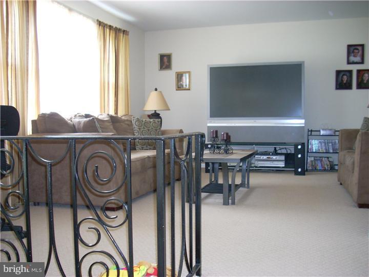 1484 Foster Road Warminster, PA 18974 - Photo 8 of 25 Living Room