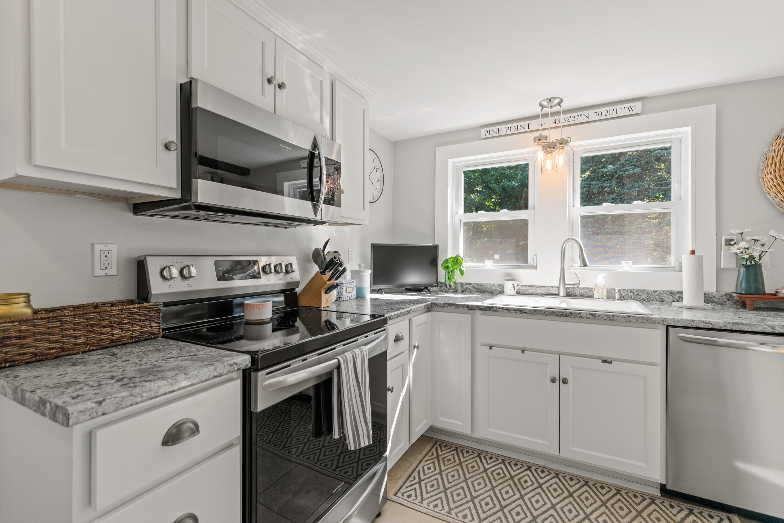 181 Pine Point Road Scarborough, ME 04074 - Photo 15 of 47 181 Pine Point Scarborough003