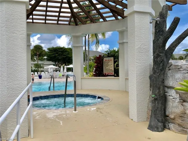 a view of an outdoor space