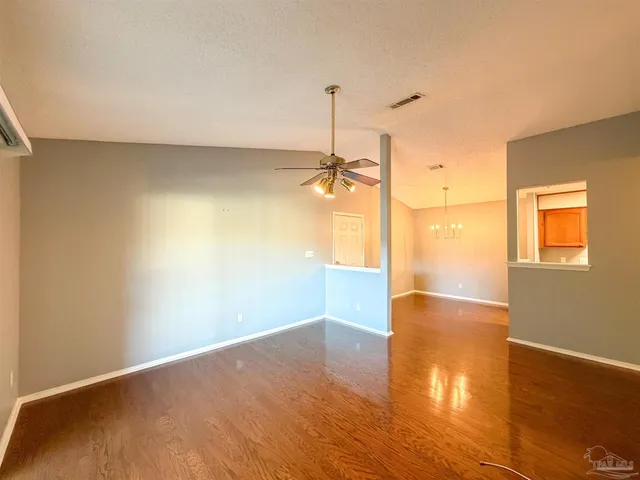 $1,595 | 2299 Scenic Highway, Unit P8, Pensacola, FL 32503