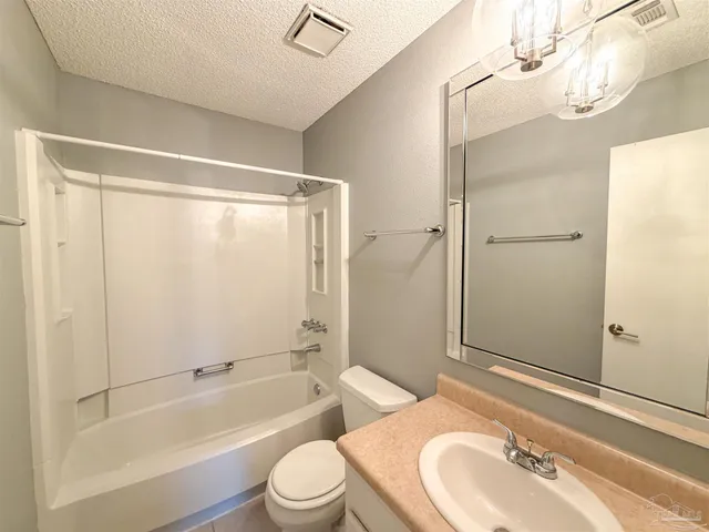 $1,595 | 2299 Scenic Highway, Unit P8, Pensacola, FL 32503