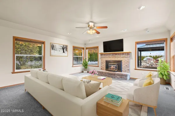 $965,000 | 613 South Friedline Road, Yakima, WA 98908