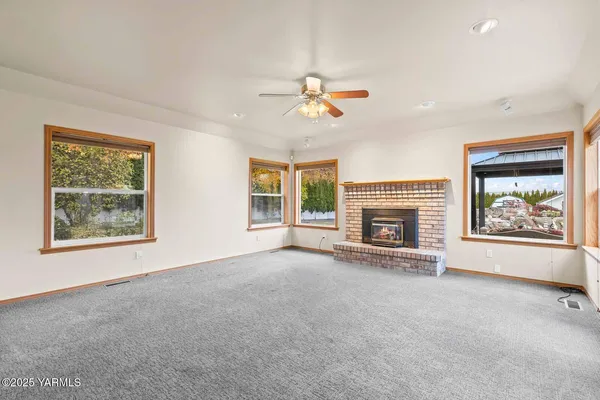 $985,000 | 613 South Friedline Road, Yakima, WA 98908