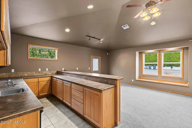 $985,000 | 613 South Friedline Road, Yakima, WA 98908