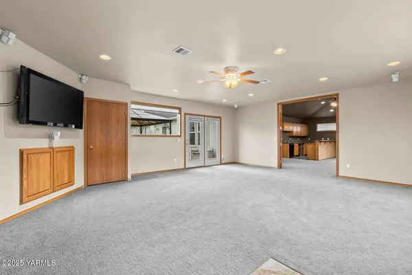 $965,000 | 613 South Friedline Road, Yakima, WA 98908