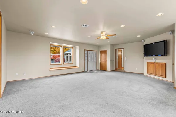 $965,000 | 613 South Friedline Road, Yakima, WA 98908