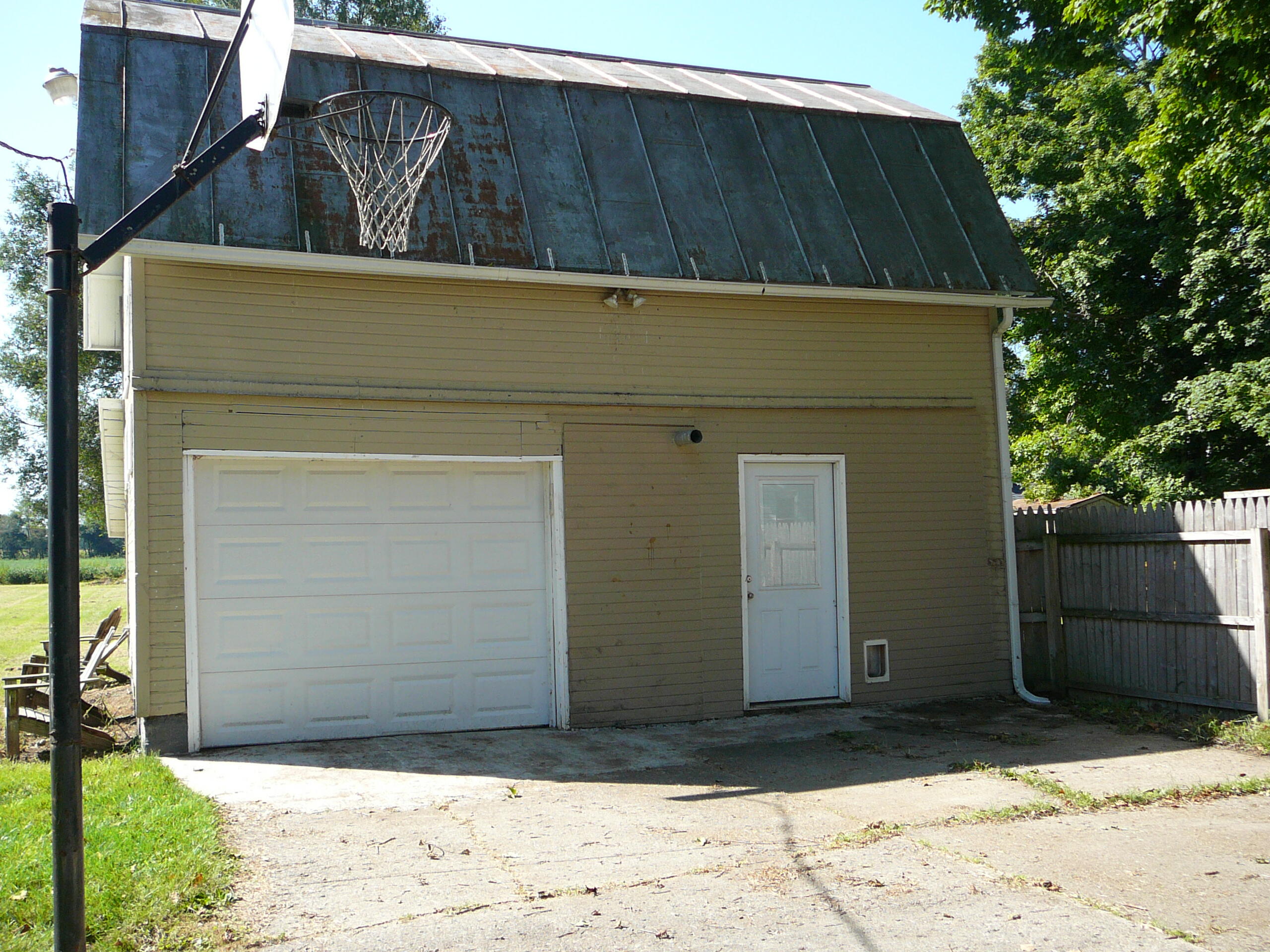 297 Bater Road Coldwater, MI 49036 - Photo 26 of 42 Barn3