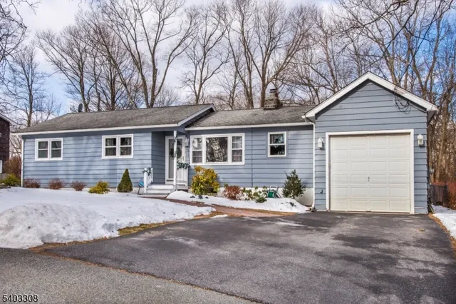 $375,000 | 21 Mondamin Road, Vernon, NJ 07422