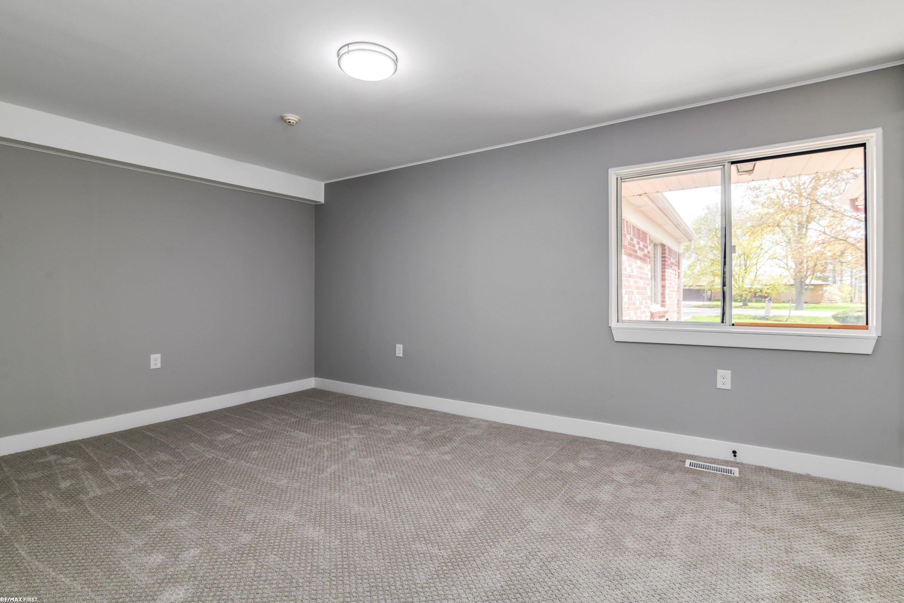 56595 Omo Road Macomb, MI 48042 - Photo 20 of 27 50108068-19.JPG
