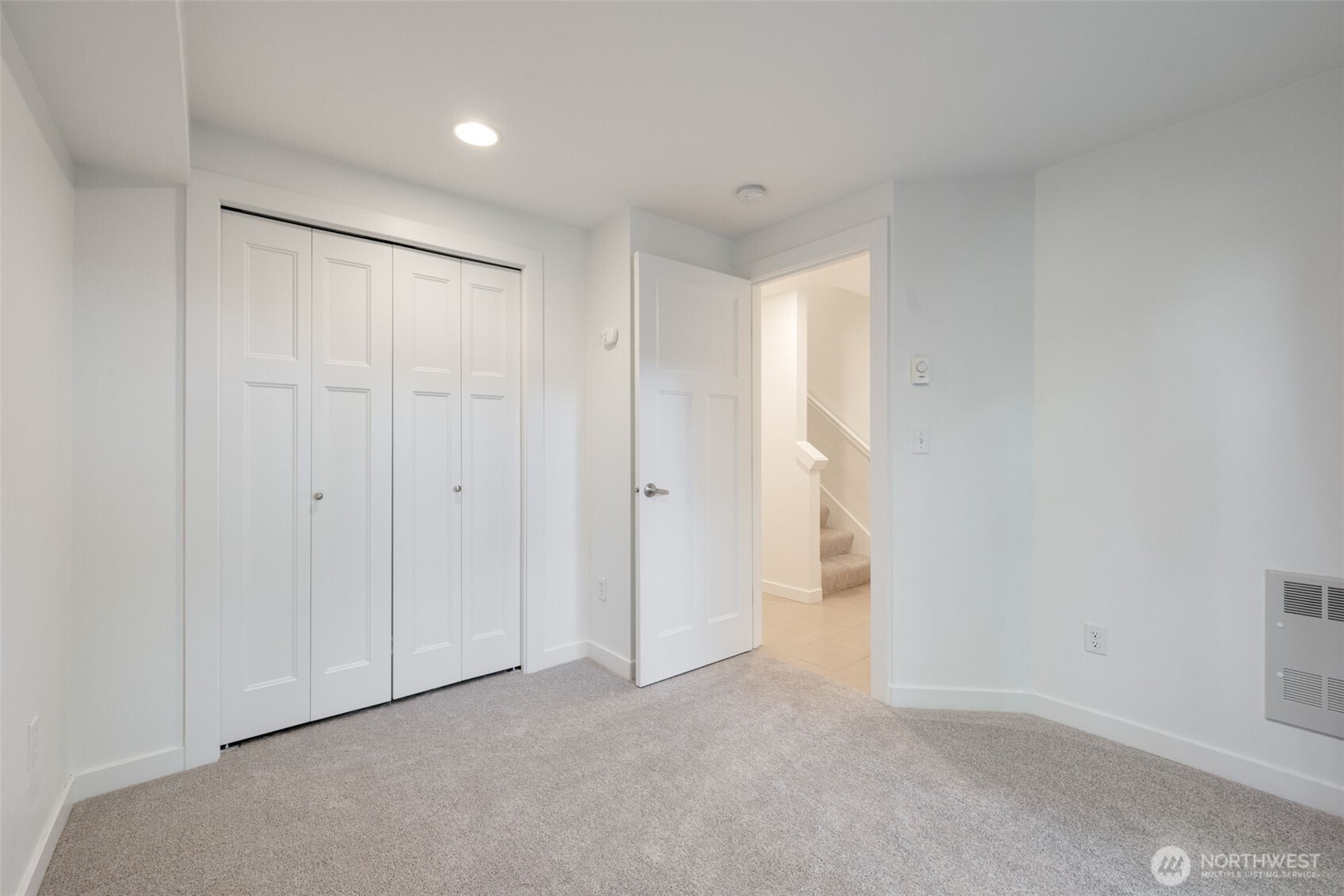 935 North 97th Street, Unit B Seattle, WA 98103 - Photo 31 of 37