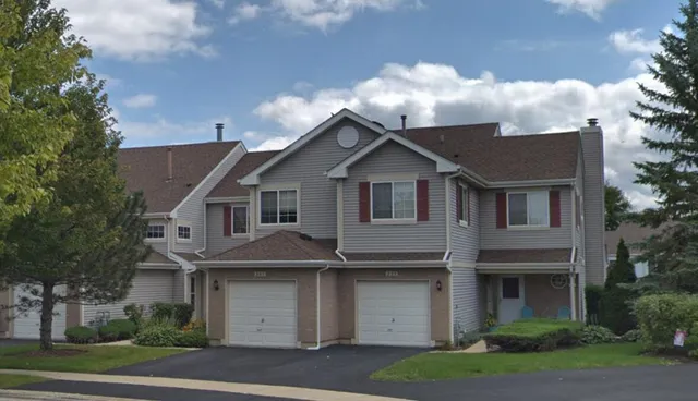 $2,350 | 237 Camel Bend Court, Unit 2, Schaumburg, IL 60107