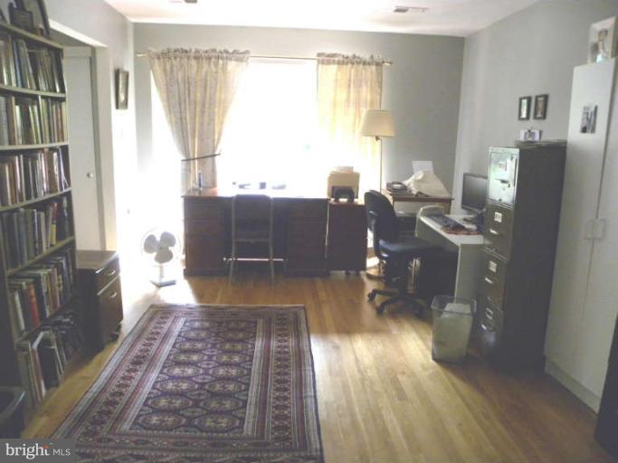 11187 Saffold Way Reston, VA 20190 - Photo 12 of 28 Living Room