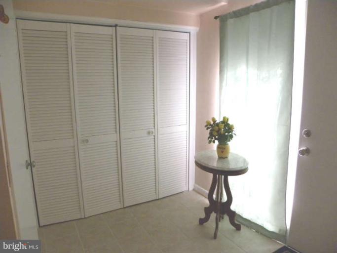 11187 Saffold Way Reston, VA 20190 - Photo 15 of 28 Interior (General)