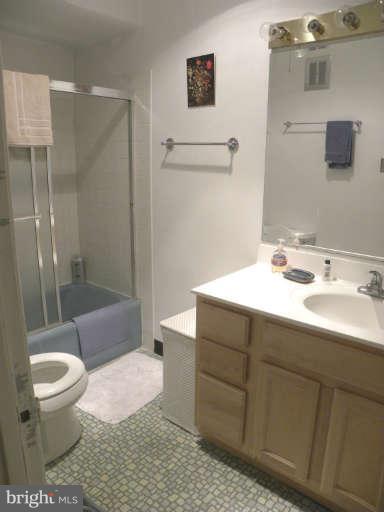 11187 Saffold Way Reston, VA 20190 - Photo 23 of 28 Bath