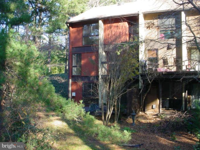 11187 Saffold Way Reston, VA 20190 - Photo 25 of 28 Exterior (Rear)