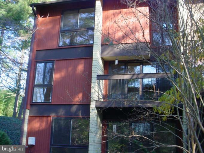 11187 Saffold Way Reston, VA 20190 - Photo 28 of 28 Exterior (Rear)