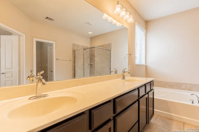 $2,150 | 3922 Retreat, San Antonio, TX 78253