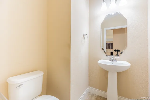 $2,150 | 3922 Retreat, San Antonio, TX 78253