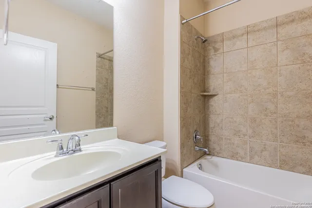 $2,150 | 3922 Retreat, San Antonio, TX 78253