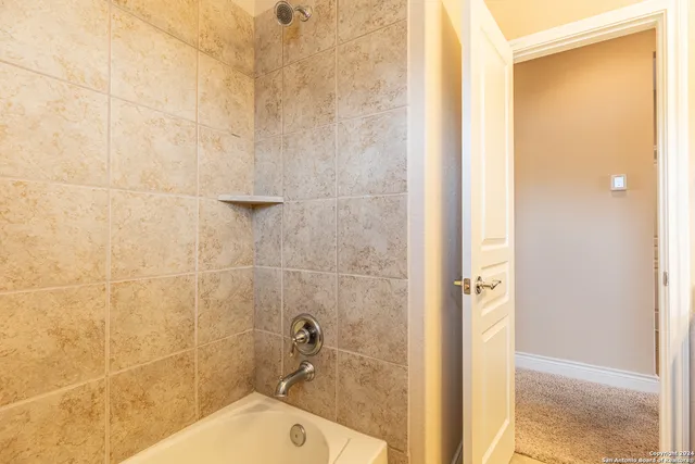 $2,150 | 3922 Retreat, San Antonio, TX 78253