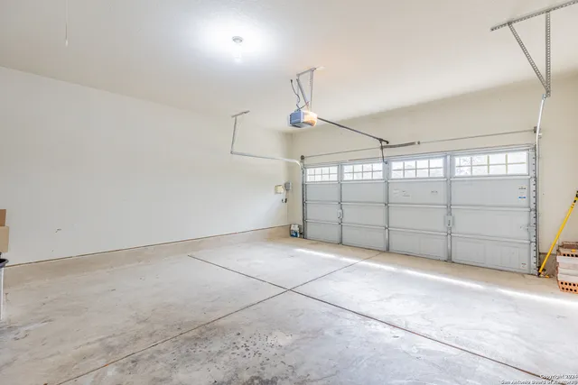 $2,150 | 3922 Retreat, San Antonio, TX 78253