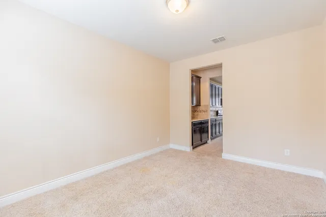 $2,150 | 3922 Retreat, San Antonio, TX 78253