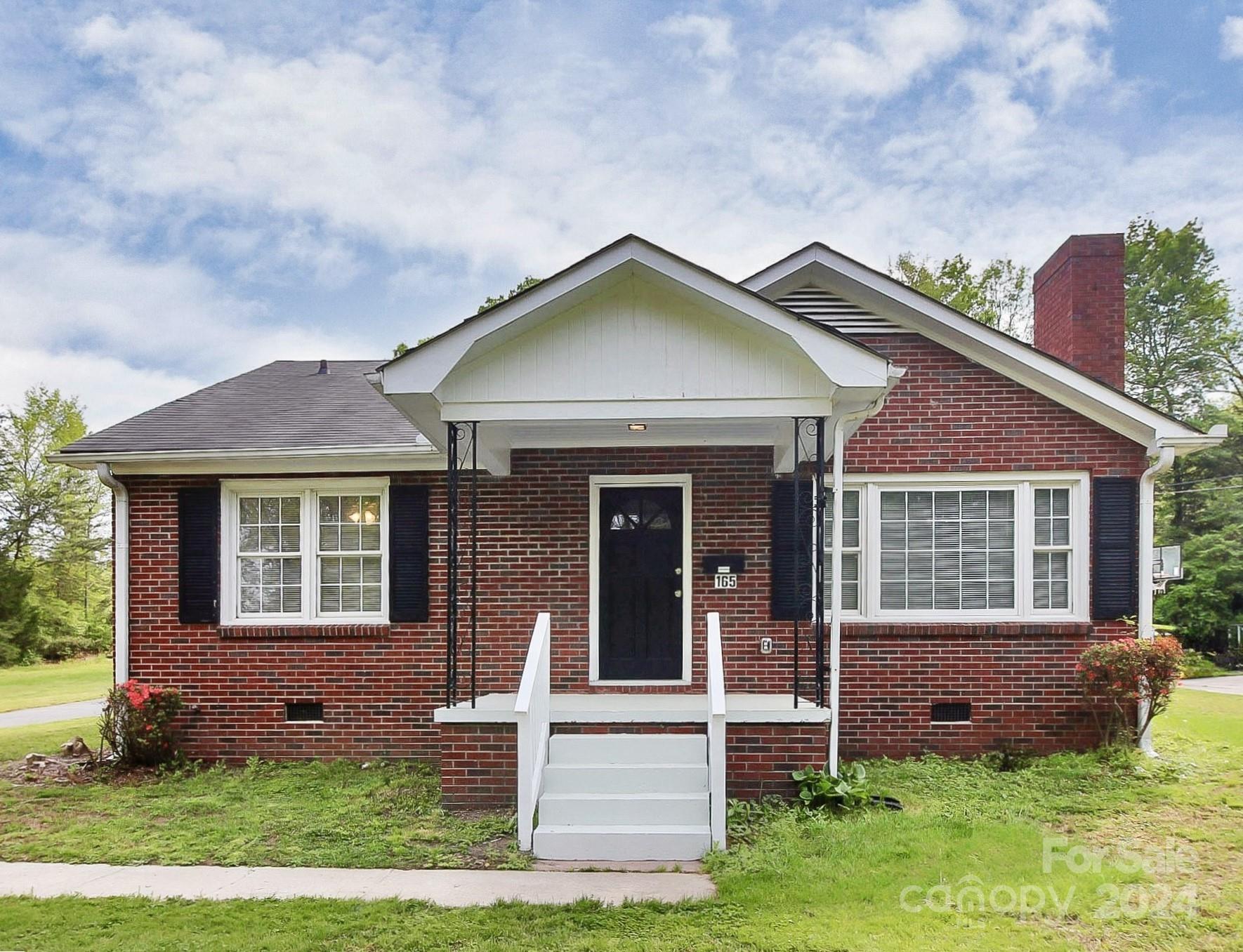 165 May St Northeast