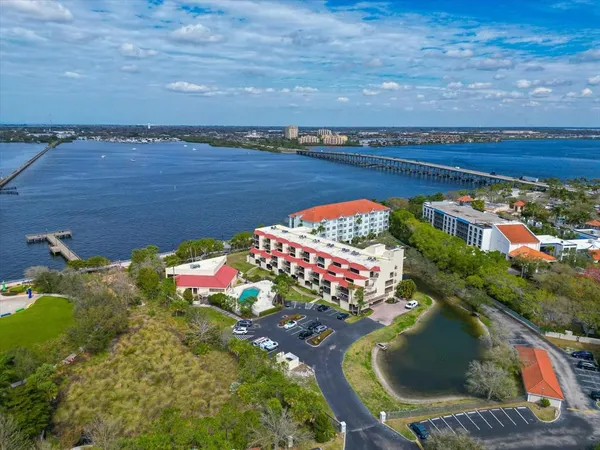 $275,000 | 204 3rd Street West, Unit 405, Bradenton, FL 34205