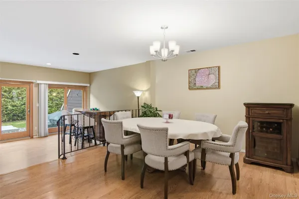 $819,000 | 54 Southgate Circle, Massapequa Park, NY 11762