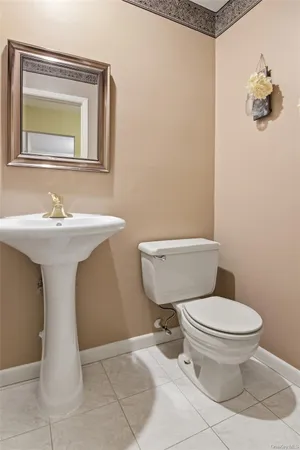 $819,000 | 54 Southgate Circle, Massapequa Park, NY 11762