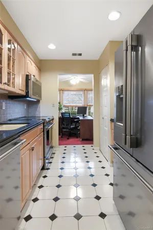 $819,000 | 54 Southgate Circle, Massapequa Park, NY 11762