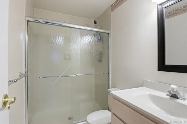 $819,000 | 54 Southgate Circle, Massapequa Park, NY 11762