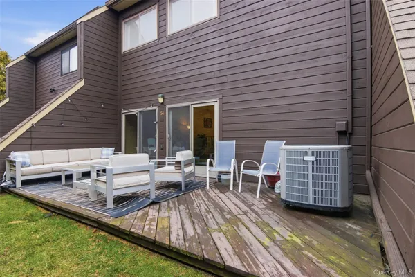 $819,000 | 54 Southgate Circle, Massapequa Park, NY 11762