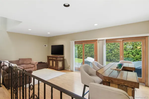 $819,000 | 54 Southgate Circle, Massapequa Park, NY 11762