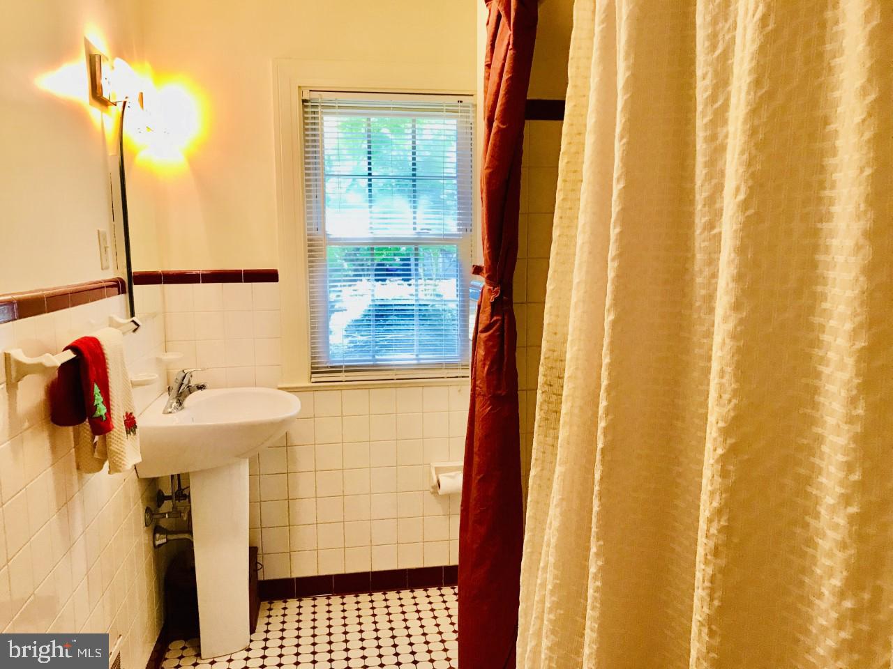 1129 Riverside Drive Salisbury, MD 21801 - Photo 21 of 44 First Floor Master Bathroom has Tub and Shower