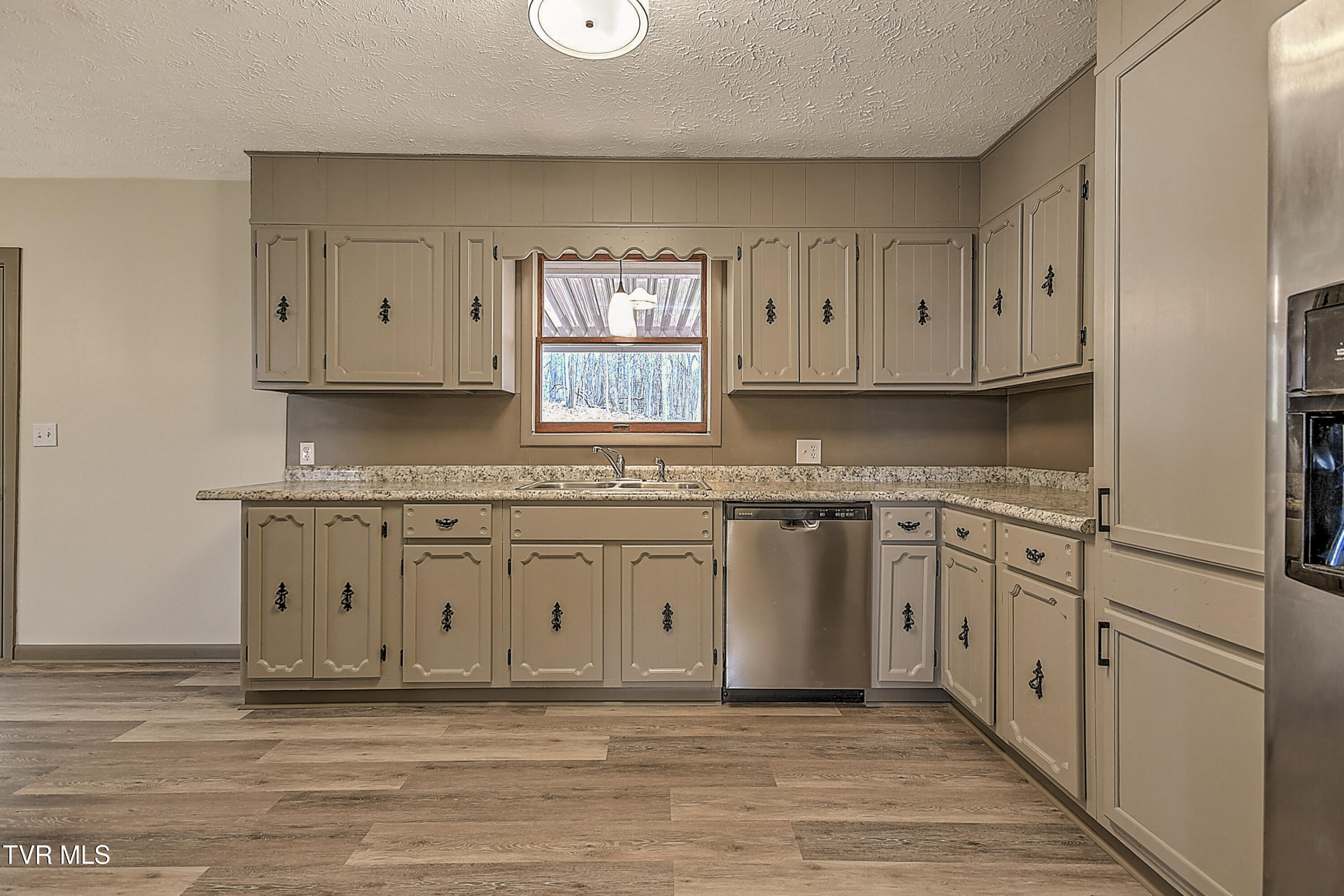 148 Whitehills Road Kingsport, TN 37660 - Photo 19 of 58 148 Whitehills ES-19