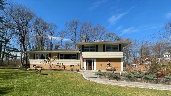 $899,000 | 55 Hoags Cross Road, Ossining, NY 10562
