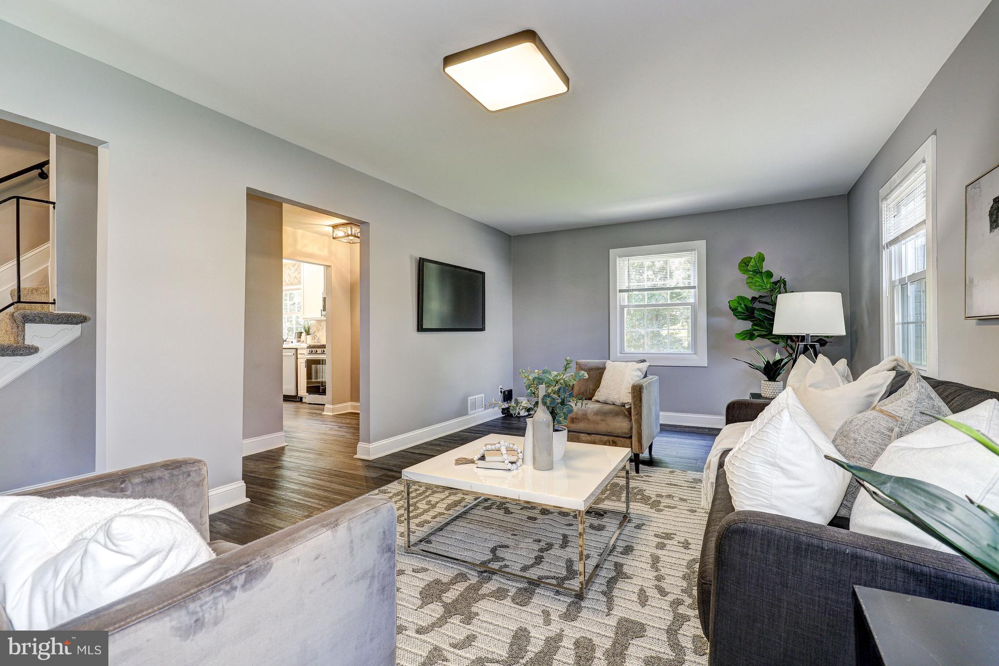 1019 Breezewick Road Baltimore, MD 21286 - Photo 12 of 54 Living Room