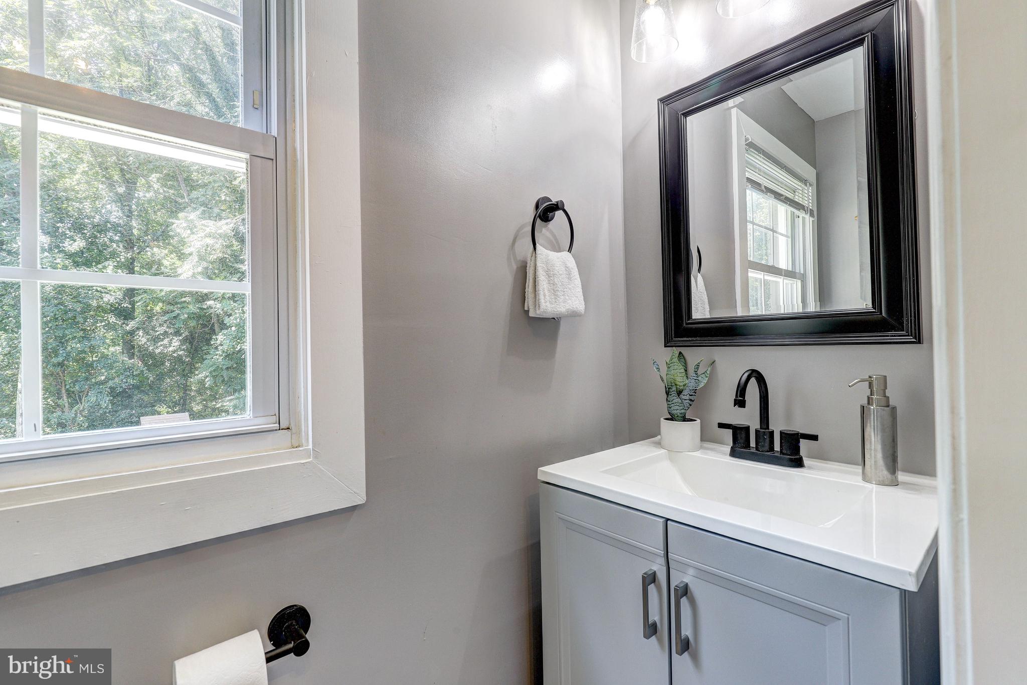 1019 Breezewick Road Baltimore, MD 21286 - Photo 24 of 54 Half Bathroom