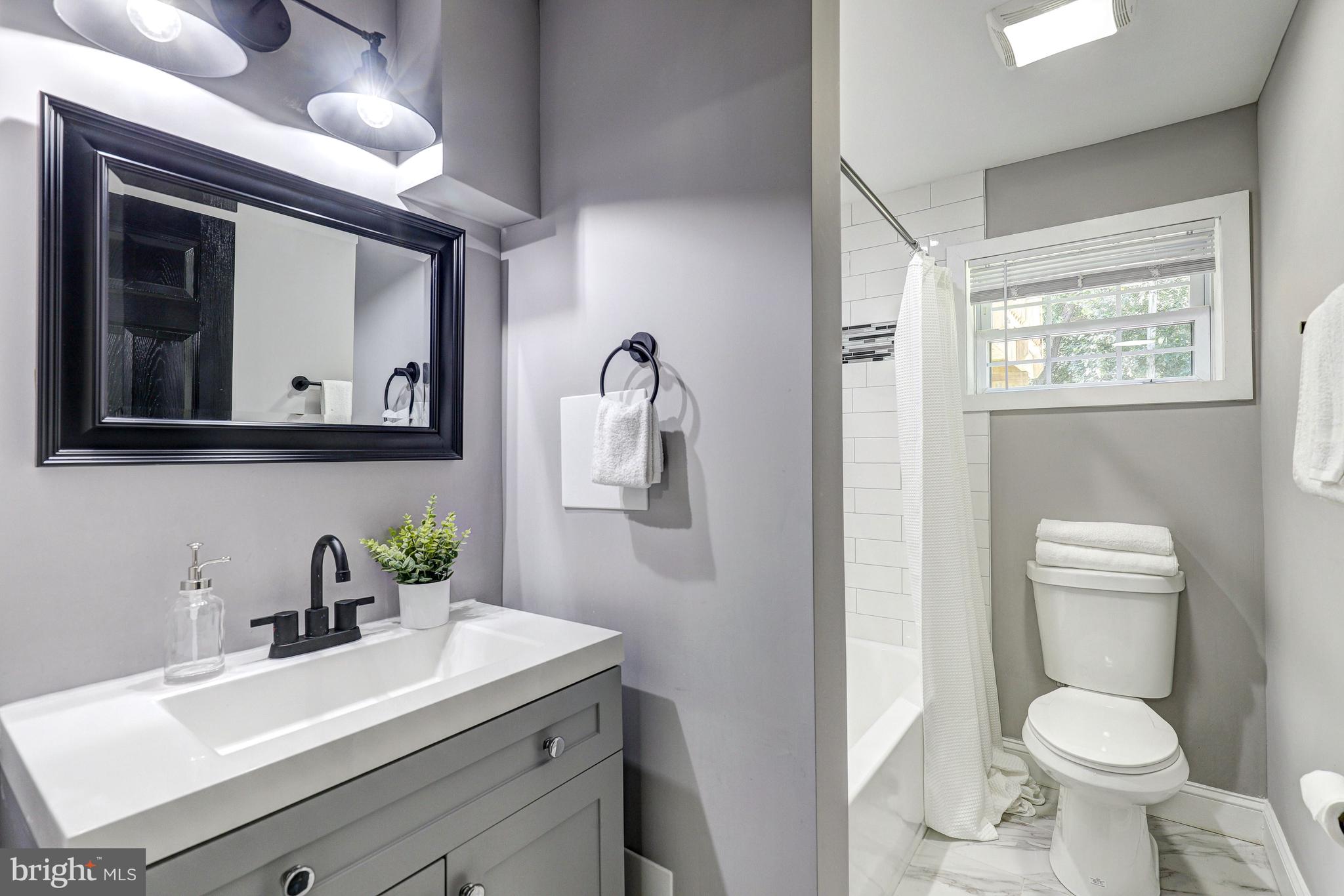 1019 Breezewick Road Baltimore, MD 21286 - Photo 42 of 54 Third Full Bathroom