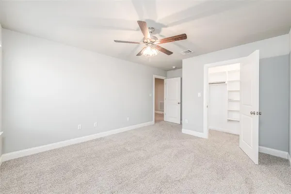 $1,975 | 714 Rolling Terrace Circle, Granbury, TX 76049