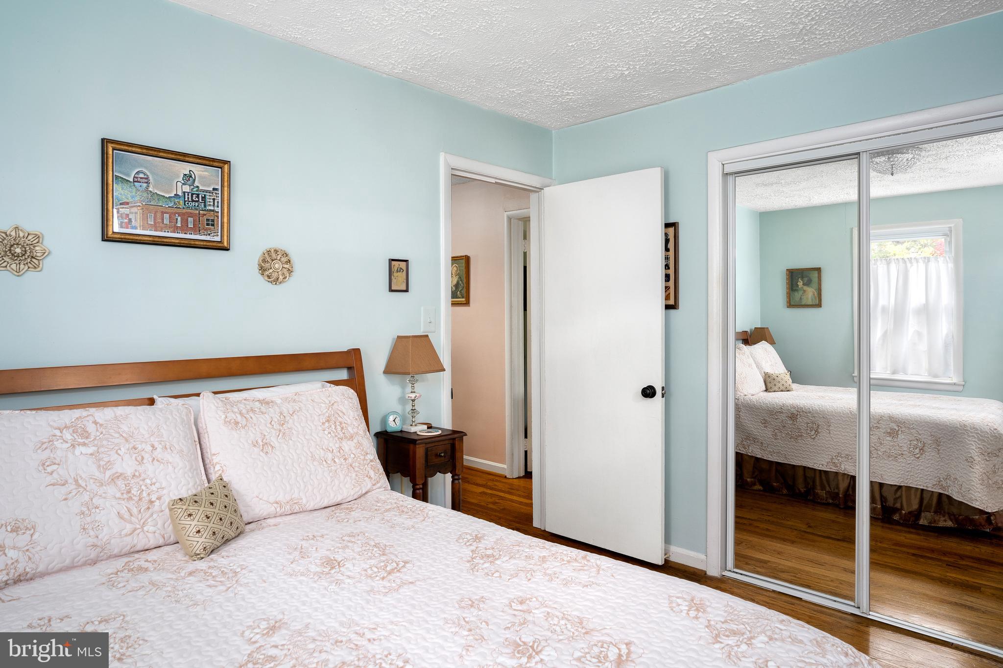 219 Oakgrove Road Sterling, VA 20166 - Photo 20 of 27 Gallery Image 20