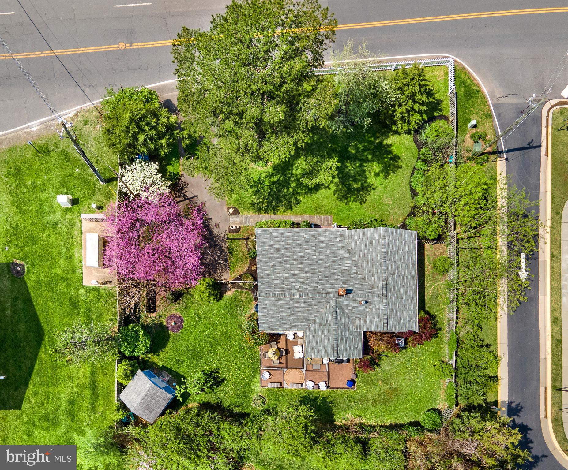 219 Oakgrove Road Sterling, VA 20166 - Photo 9 of 27 Gallery Image 9