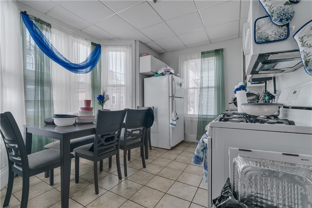 86 Tobey Street Providence, RI 02909 - Photo 19 of 35