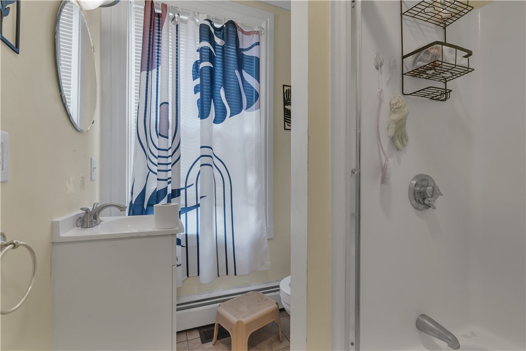 86 Tobey Street Providence, RI 02909 - Photo 4 of 35